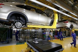 EU hrozí Číně clem až 38 procent na dovoz elektromobilů - Novinky